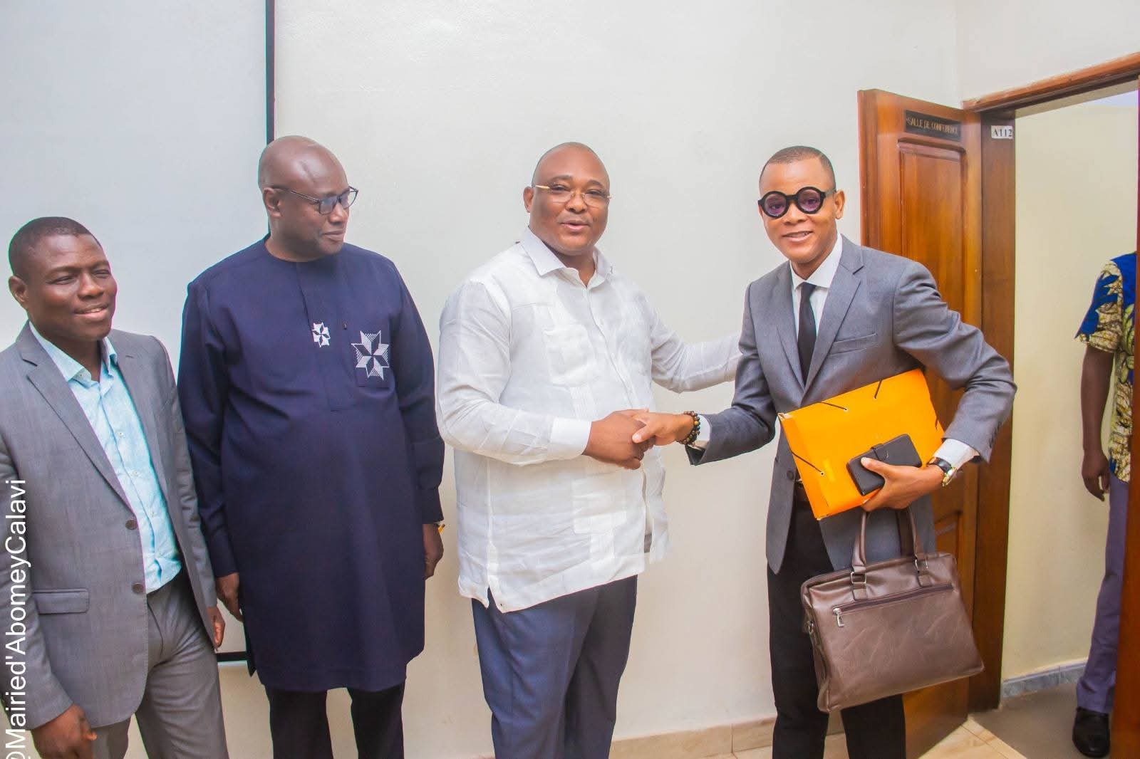 COMMUNE D'ABOMEY-CALAVI: VALIDATION DES INITIATIVES  MAJEURES EN FAVEUR DE LA JEUNESSE PORTÉES PAR LA COMMISSION DU Dr ARSÈNE YAOVI: UN ACTE FORT AU PROFIT DES JEUNES.